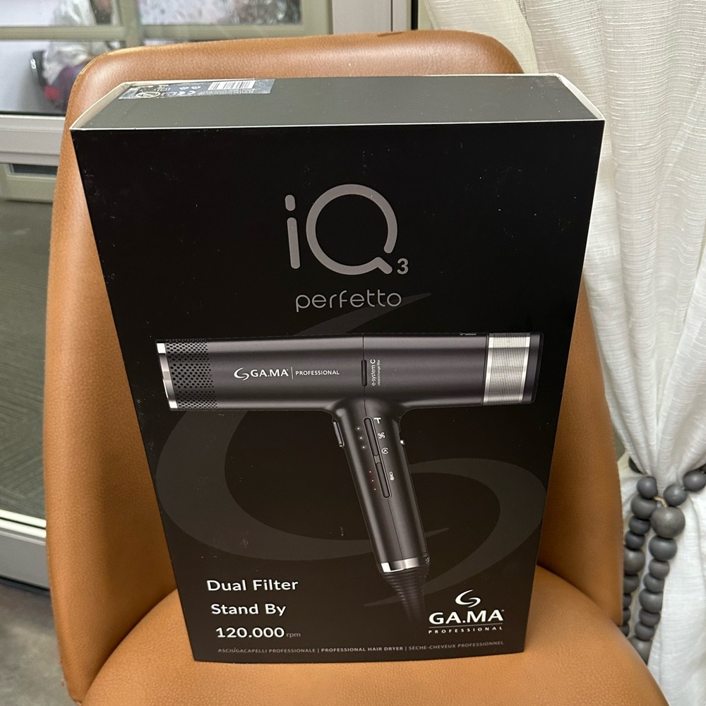 Brand new used twice comes with all attachments and extra filters!